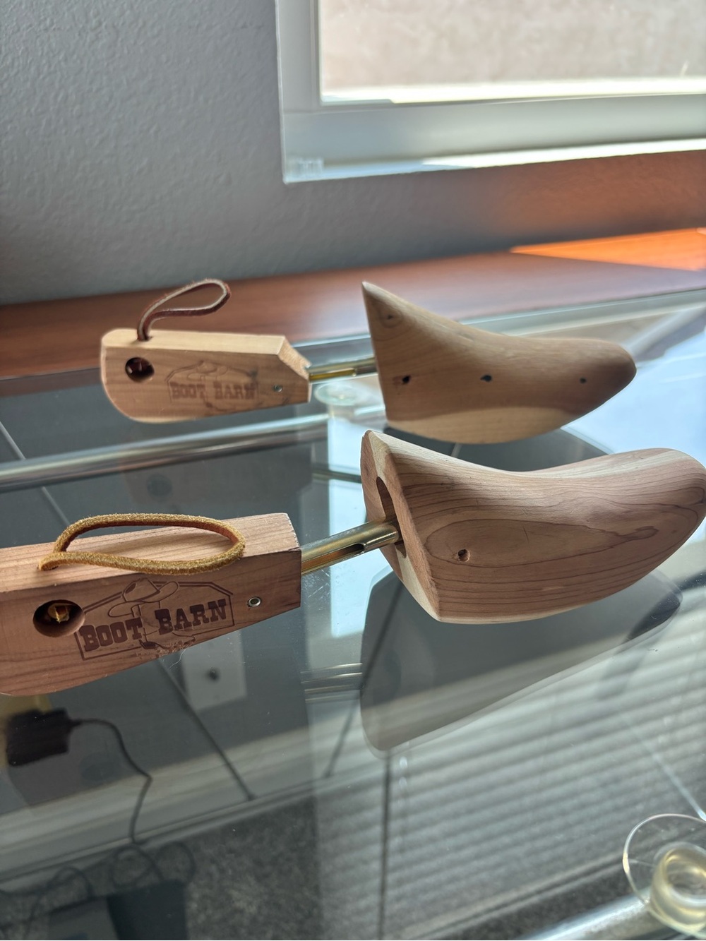Boot Barn Cedar Wood Shoes Stretchers Size M split toe design for custom fit